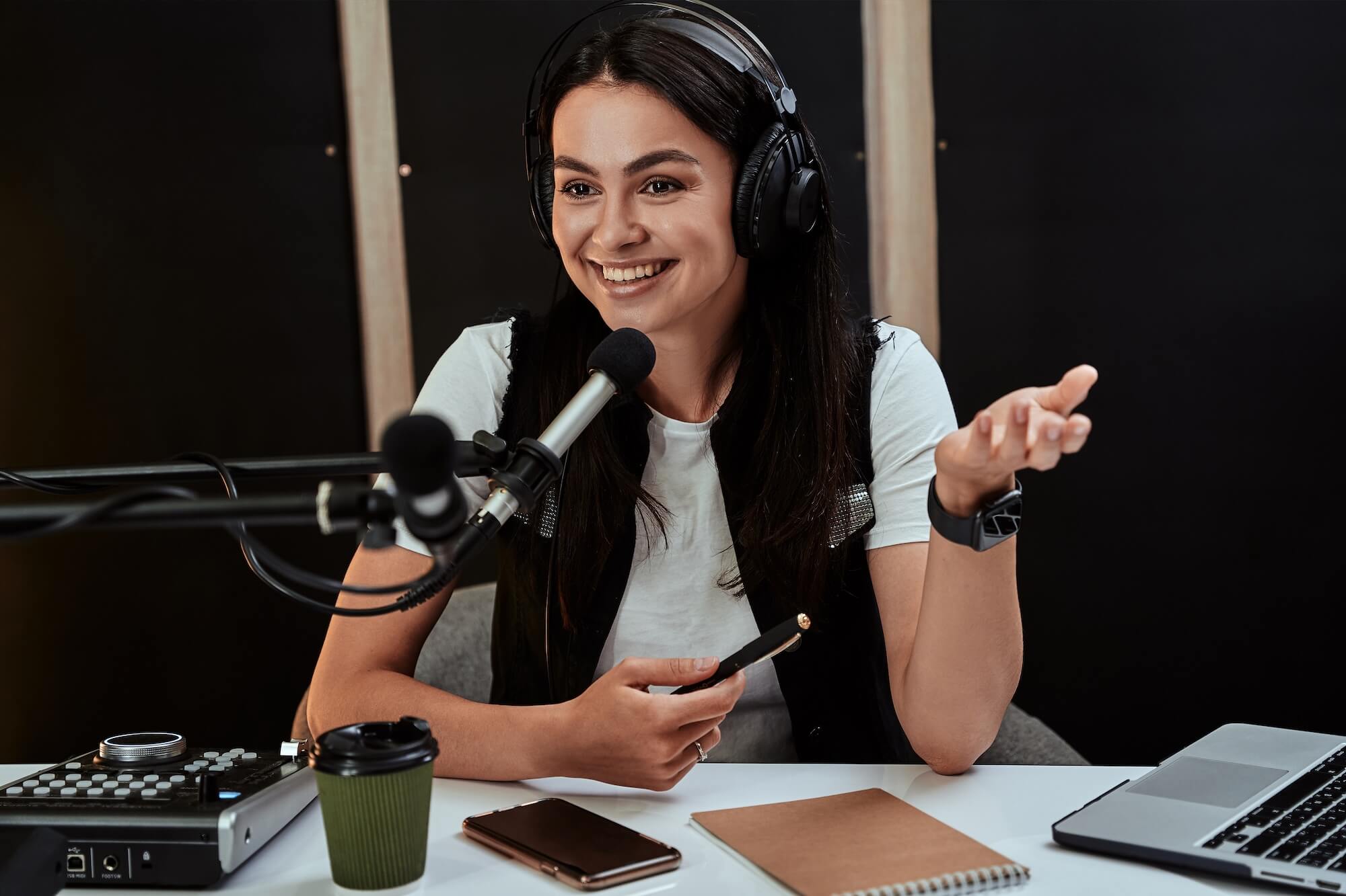 portait-of-attractive-young-female-radio-host-look-2023-11-27-05-25-21-utc.jpg